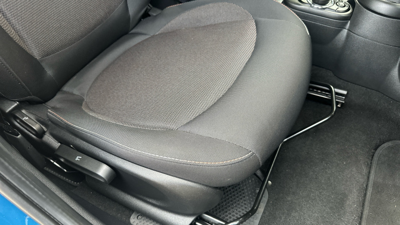 MINI Hatchback 1.5 Cooper Classic 5dr Auto Petrol Hatchback